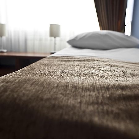 Hotel Korona อัวคอฟ ภายนอก รูปภาพ
